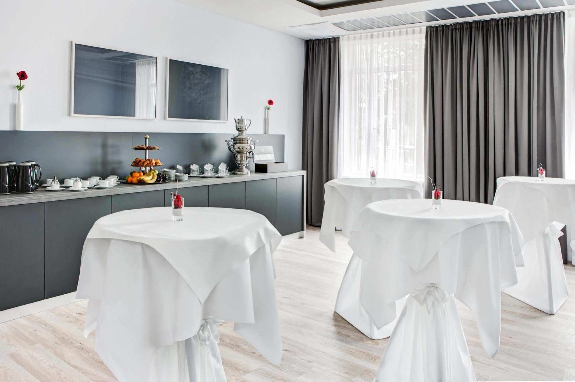 Intercityhotel Rostock Ngoại thất bức ảnh